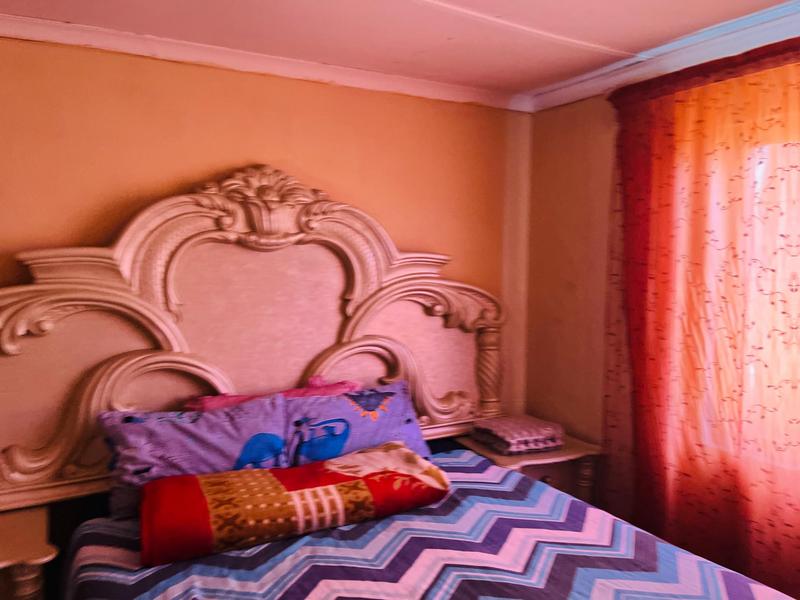 5 Bedroom Property for Sale in Umlazi KwaZulu-Natal