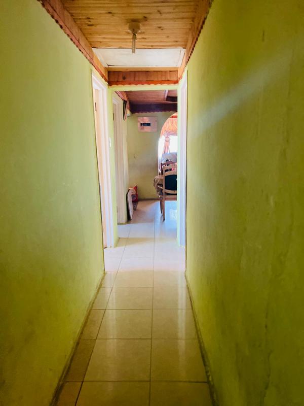 5 Bedroom Property for Sale in Umlazi KwaZulu-Natal
