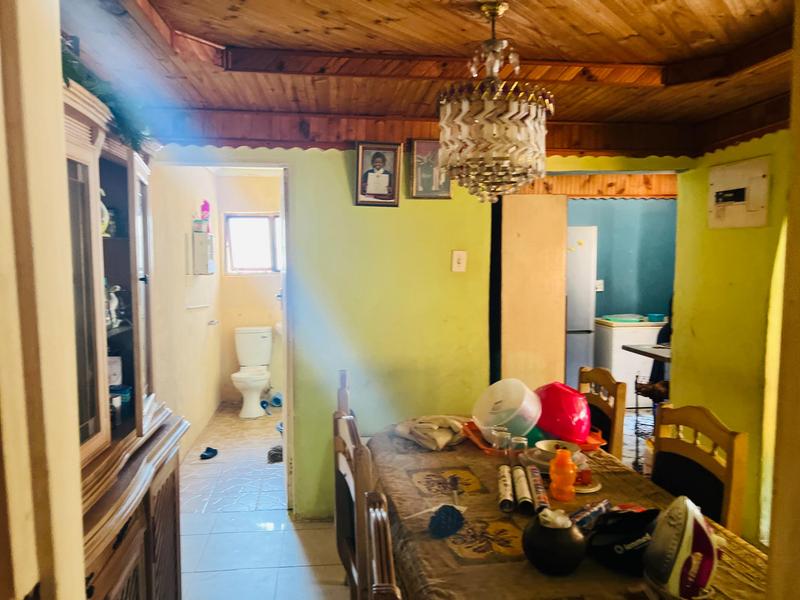 5 Bedroom Property for Sale in Umlazi KwaZulu-Natal