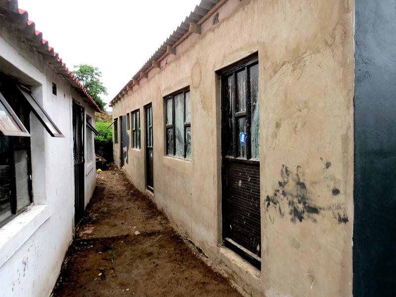 5 Bedroom Property for Sale in Umlazi KwaZulu-Natal