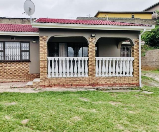 3 Bedroom Property for Sale in Umlazi KwaZulu-Natal