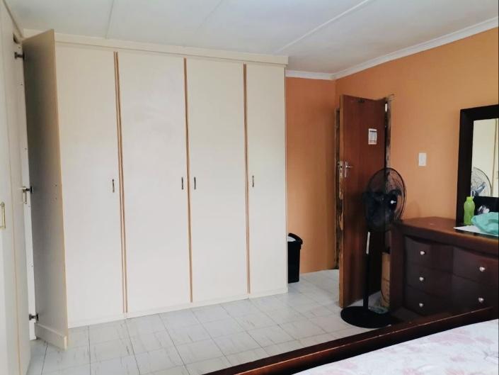 3 Bedroom Property for Sale in Umlazi KwaZulu-Natal