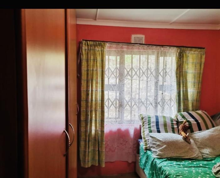 3 Bedroom Property for Sale in Umlazi KwaZulu-Natal