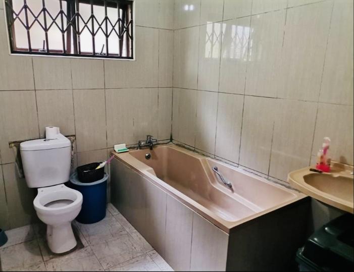 3 Bedroom Property for Sale in Umlazi KwaZulu-Natal