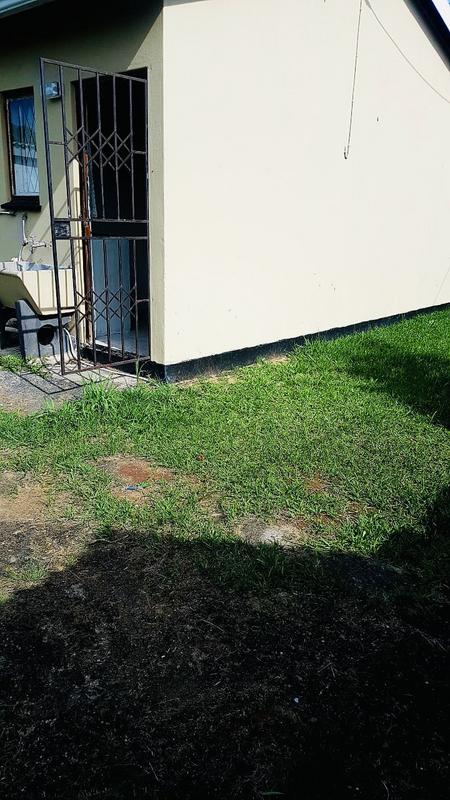 2 Bedroom Property for Sale in Umlazi KwaZulu-Natal