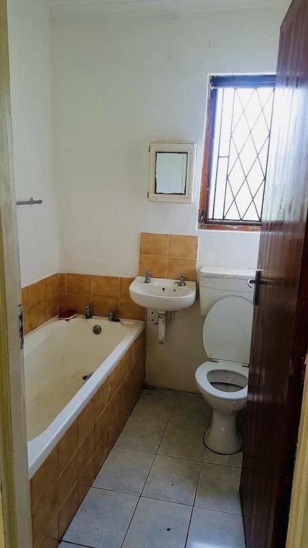 2 Bedroom Property for Sale in Umlazi KwaZulu-Natal