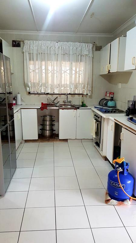 3 Bedroom Property for Sale in Umlazi KwaZulu-Natal