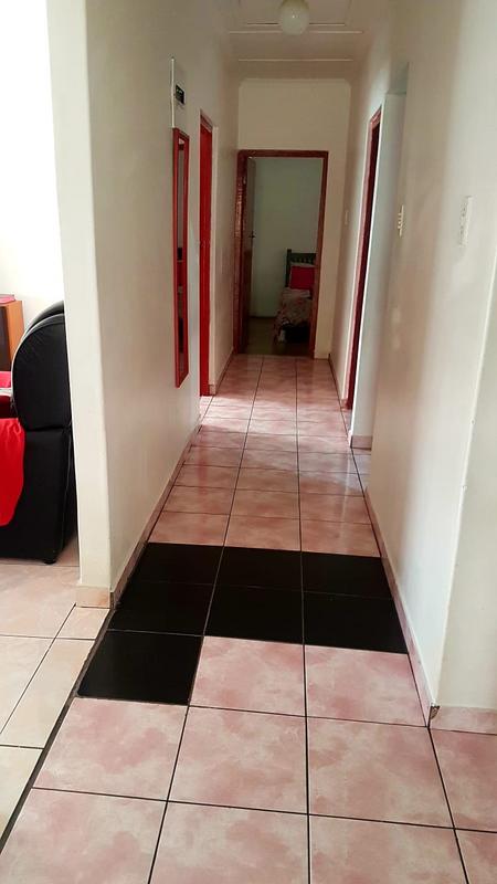 3 Bedroom Property for Sale in Umlazi KwaZulu-Natal