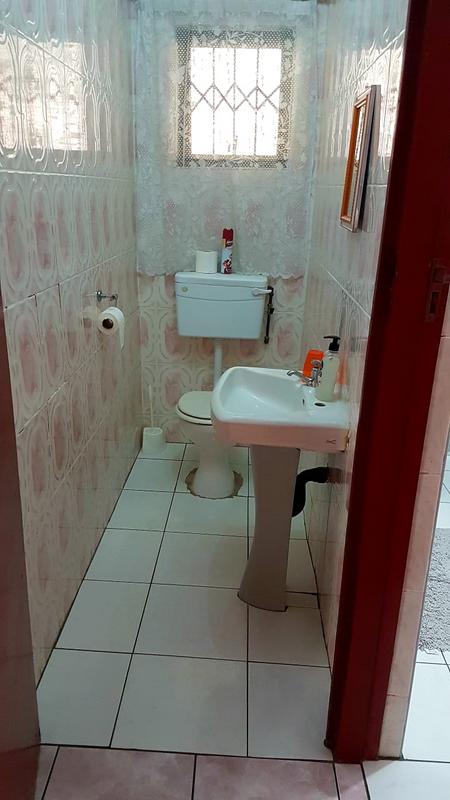 3 Bedroom Property for Sale in Umlazi KwaZulu-Natal