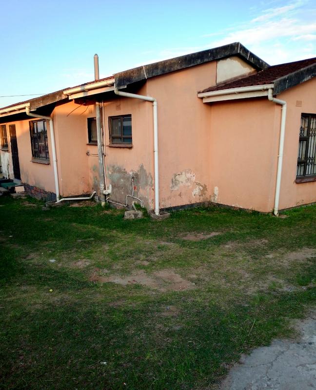 4 Bedroom Property for Sale in Umlazi KwaZulu-Natal