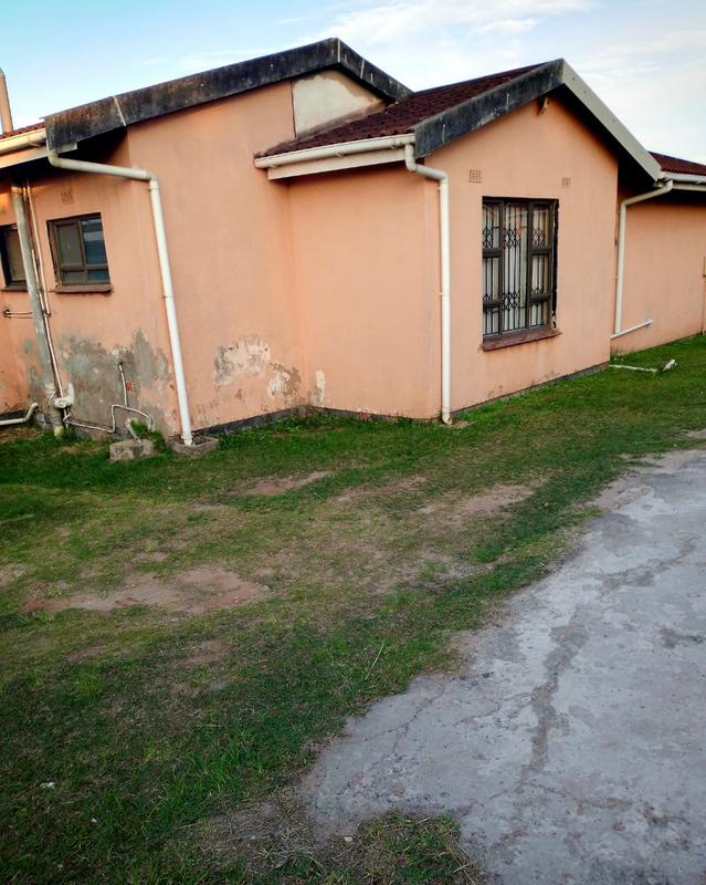 4 Bedroom Property for Sale in Umlazi KwaZulu-Natal