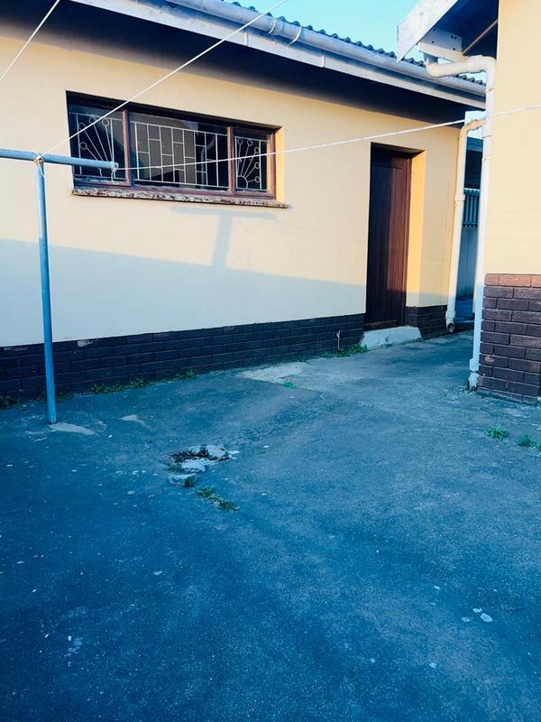 4 Bedroom Property for Sale in Umlazi KwaZulu-Natal