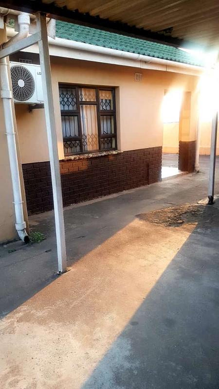 4 Bedroom Property for Sale in Umlazi KwaZulu-Natal