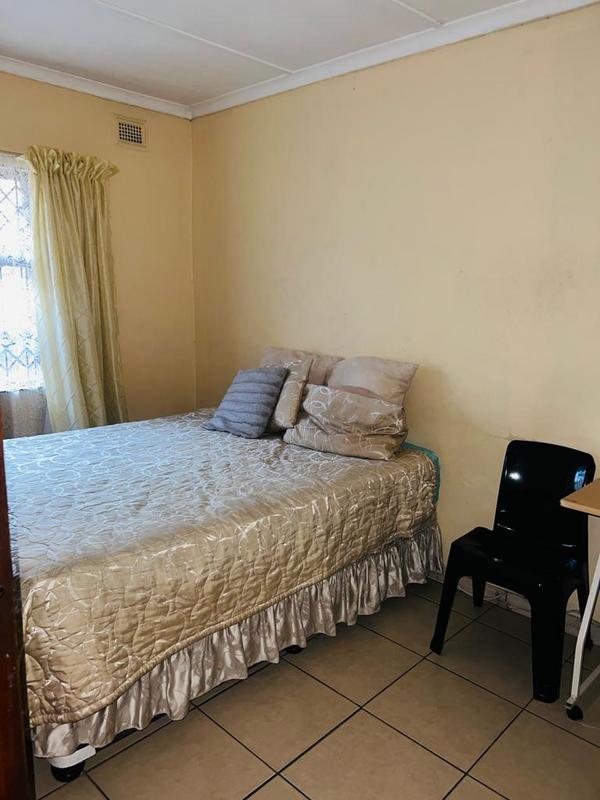 4 Bedroom Property for Sale in Umlazi KwaZulu-Natal