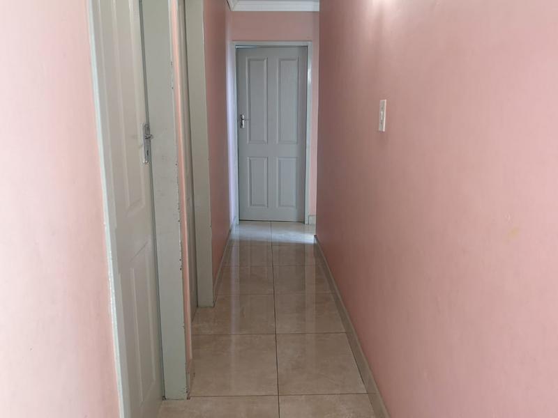 3 Bedroom Property for Sale in Umlazi KwaZulu-Natal