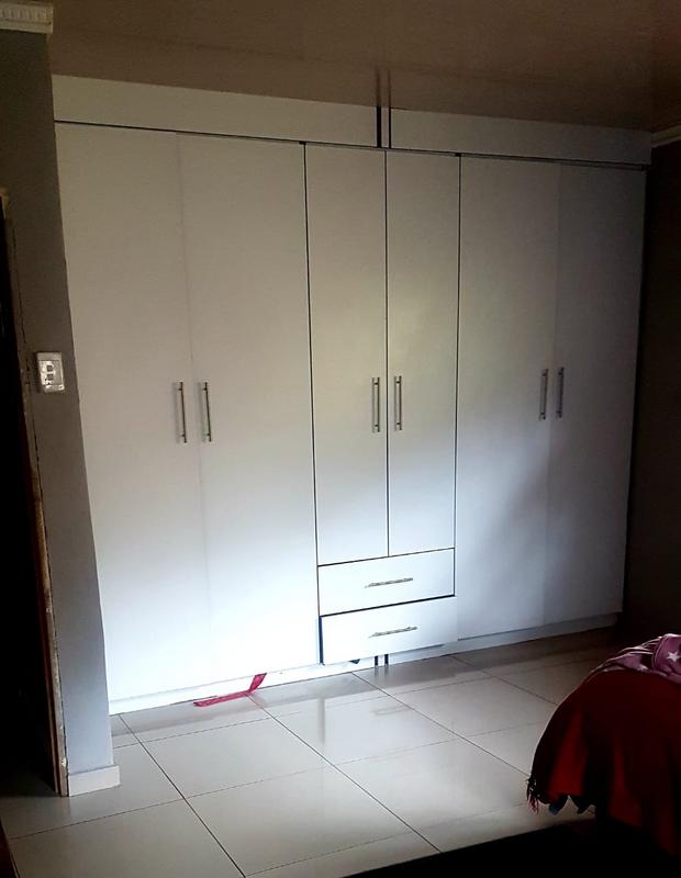 4 Bedroom Property for Sale in Umlazi KwaZulu-Natal