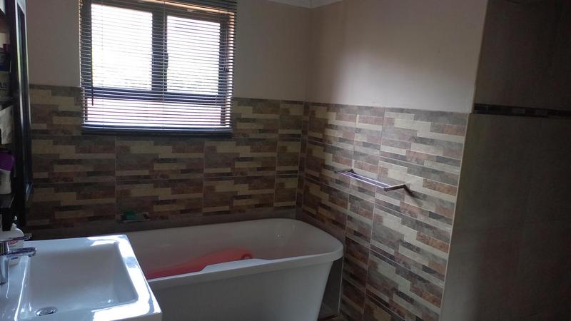 5 Bedroom Property for Sale in Mpumuza KwaZulu-Natal