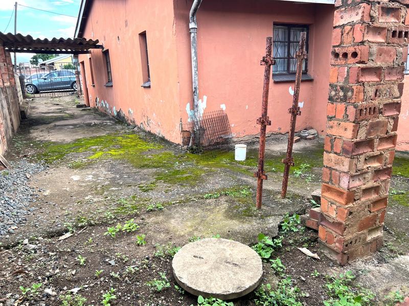 4 Bedroom Property for Sale in Kwamashu KwaZulu-Natal