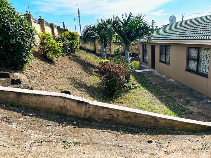 5 Bedroom Property for Sale in Kwamashu KwaZulu-Natal