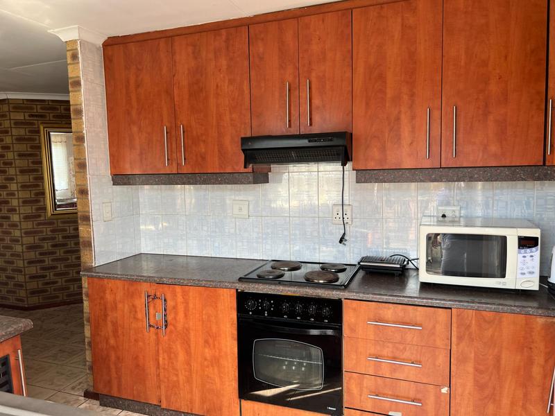 5 Bedroom Property for Sale in Kwamashu KwaZulu-Natal