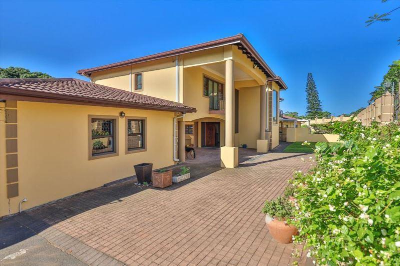 5 Bedroom Property for Sale in Amanzimtoti KwaZulu-Natal