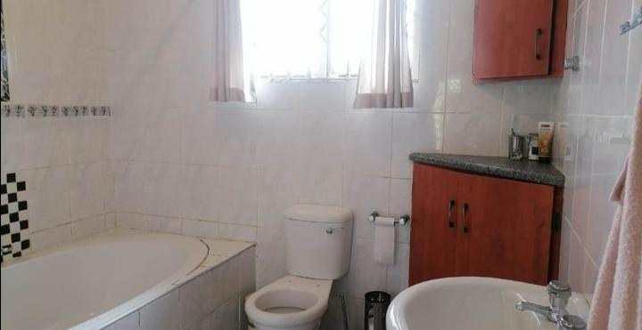 4 Bedroom Property for Sale in Veld En Vlei KwaZulu-Natal