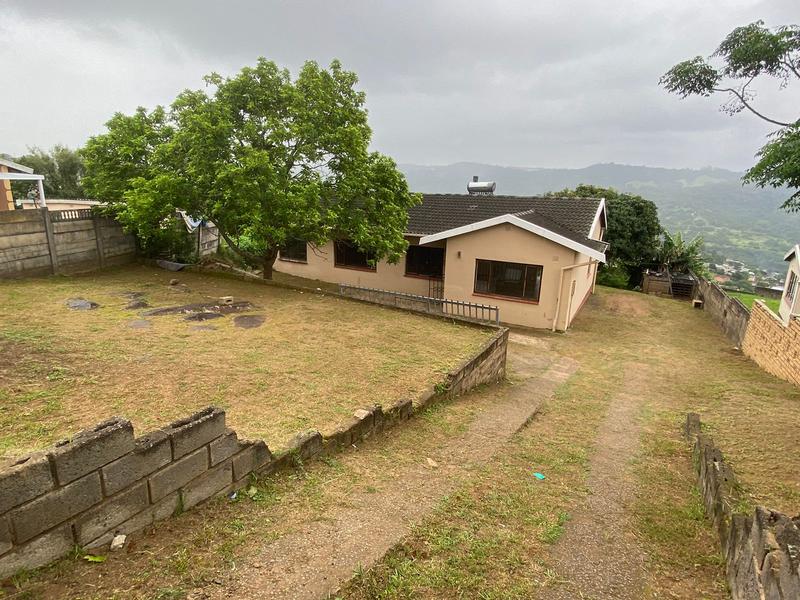 5 Bedroom Property for Sale in Umlazi KwaZulu-Natal