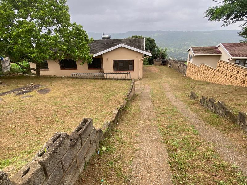 5 Bedroom Property for Sale in Umlazi KwaZulu-Natal