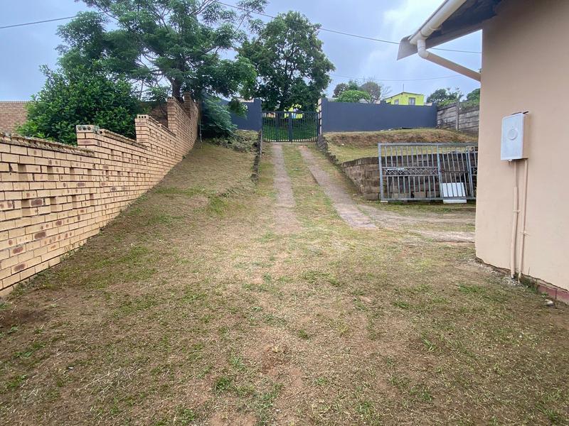 5 Bedroom Property for Sale in Umlazi KwaZulu-Natal