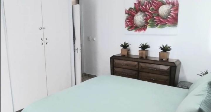 4 Bedroom Property for Sale in Veld En Vlei KwaZulu-Natal