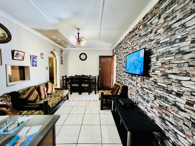 4 Bedroom Property for Sale in Newlands West KwaZulu-Natal