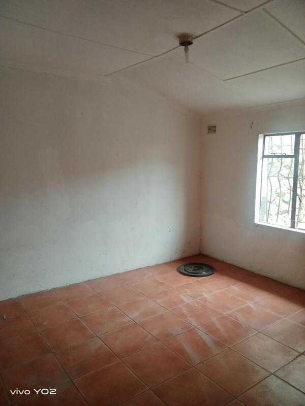 To Let 5 Bedroom Property for Rent in Umlazi KwaZulu-Natal