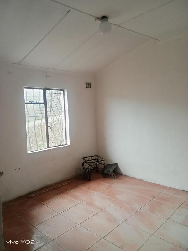 To Let 5 Bedroom Property for Rent in Umlazi KwaZulu-Natal