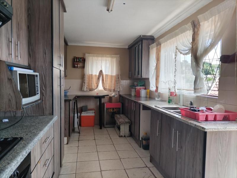 4 Bedroom Property for Sale in Kwandengezi KwaZulu-Natal