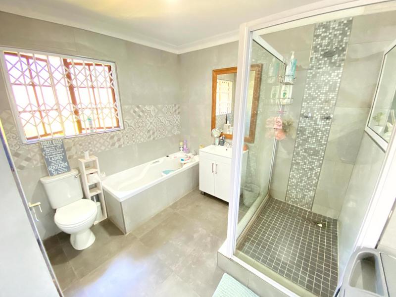 3 Bedroom Property for Sale in Montclair KwaZulu-Natal