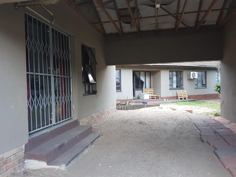 5 Bedroom Property for Sale in Veld En Vlei KwaZulu-Natal