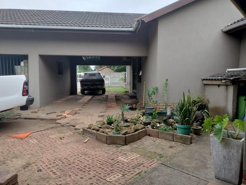 5 Bedroom Property for Sale in Veld En Vlei KwaZulu-Natal