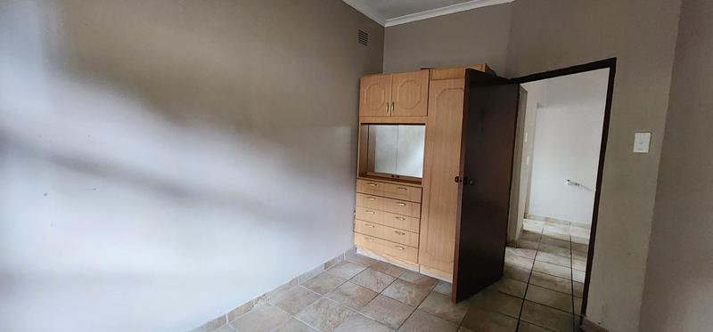 To Let 3 Bedroom Property for Rent in Umkomaas KwaZulu-Natal