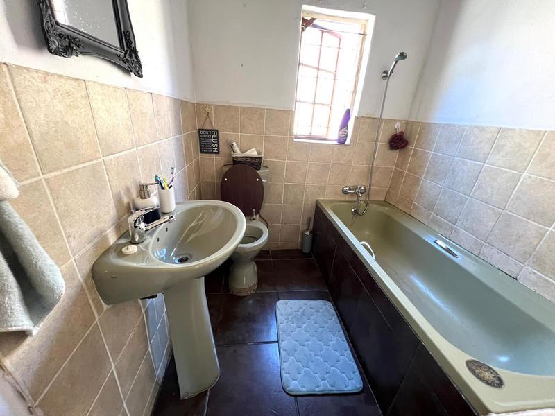 2 Bedroom Property for Sale in Umlazi P KwaZulu-Natal