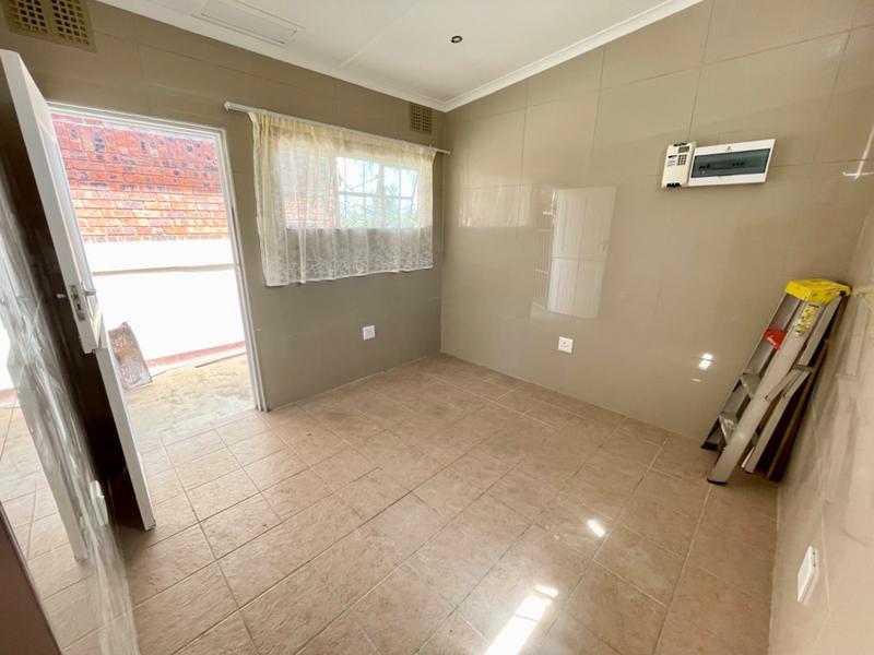 To Let 1 Bedroom Property for Rent in Avoca KwaZulu-Natal