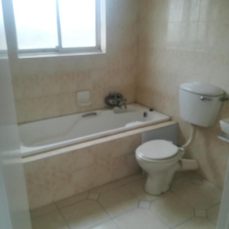 To Let 2 Bedroom Property for Rent in Amanzimtoti KwaZulu-Natal