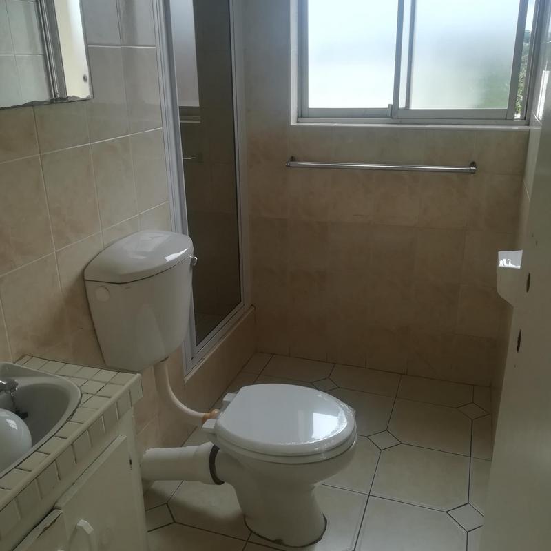 To Let 2 Bedroom Property for Rent in Amanzimtoti KwaZulu-Natal