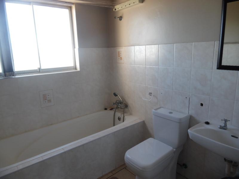 To Let 2 Bedroom Property for Rent in Amanzimtoti KwaZulu-Natal