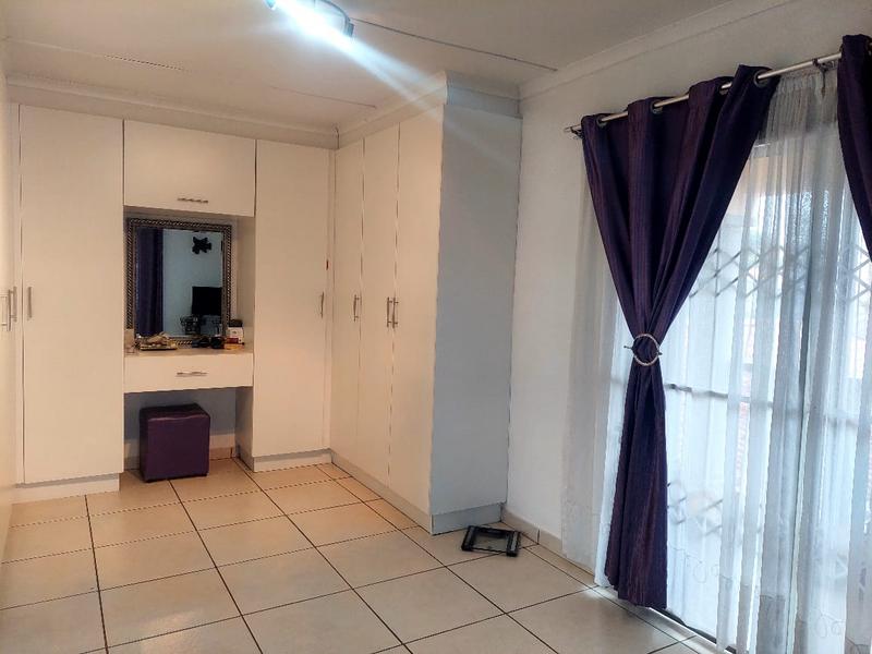 3 Bedroom Property for Sale in Newlands West KwaZulu-Natal