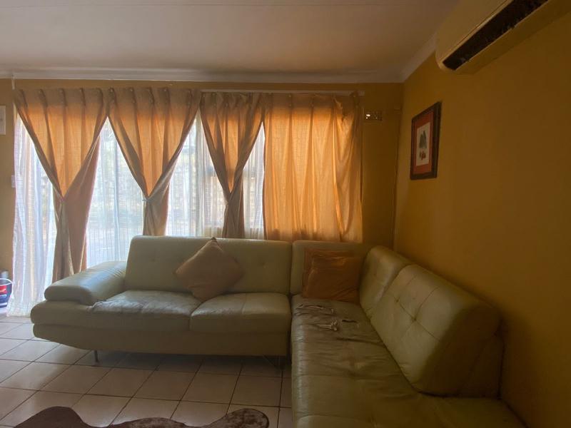 2 Bedroom Property for Sale in Newlands West KwaZulu-Natal