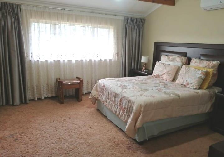 4 Bedroom Property for Sale in Reservoir Hills KwaZulu-Natal