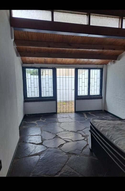 1 Bedroom Property for Sale in Pinetown KwaZulu-Natal