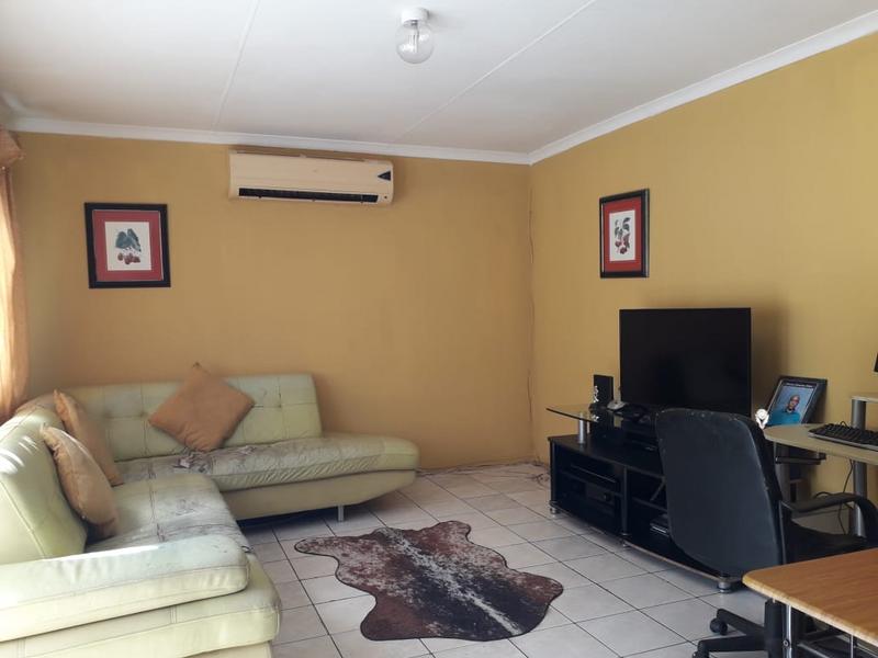 2 Bedroom Property for Sale in Newlands West KwaZulu-Natal