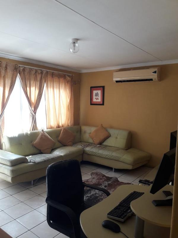 2 Bedroom Property for Sale in Newlands West KwaZulu-Natal