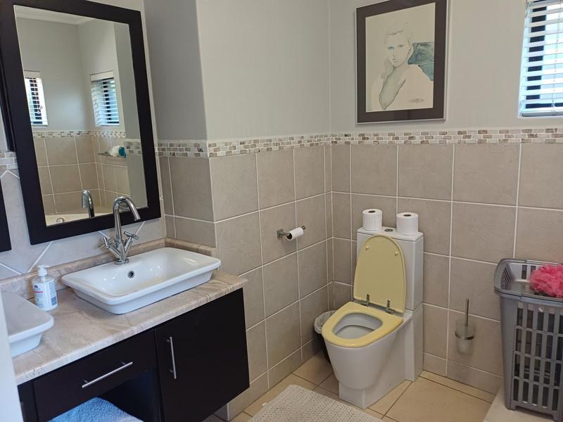 5 Bedroom Property for Sale in Salt Rock KwaZulu-Natal